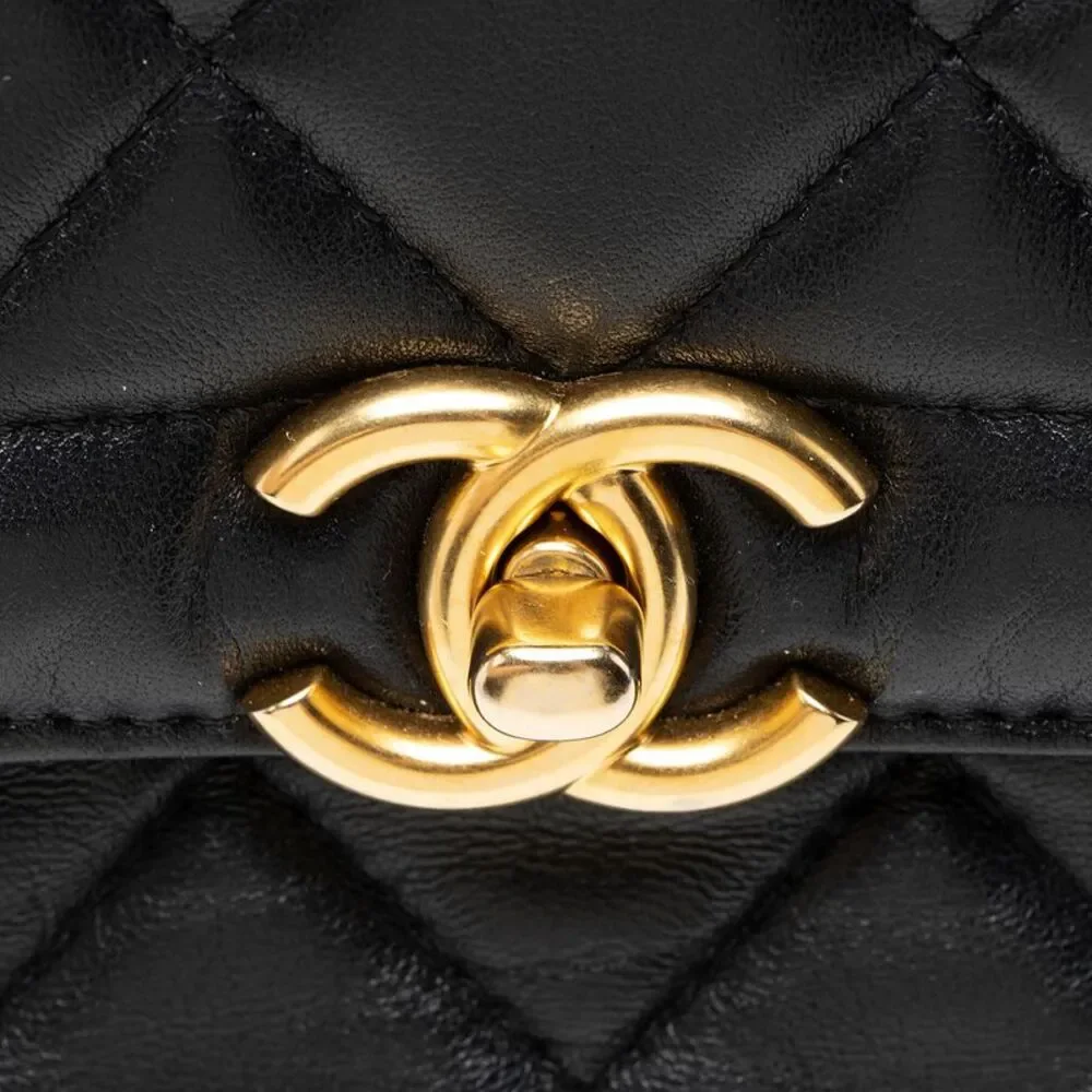 CHANEL interlocking cc